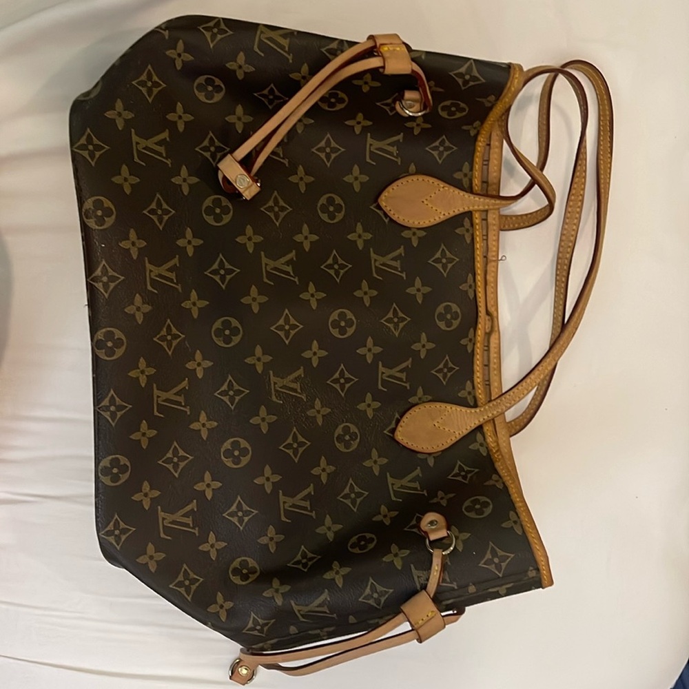 Louis Vuitton Articles de Voyage 101 Champs Elysees Paris